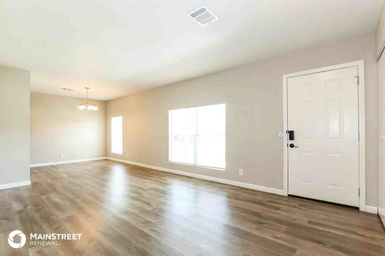 5814 Castle Brook Dr - Photo 3 of 16