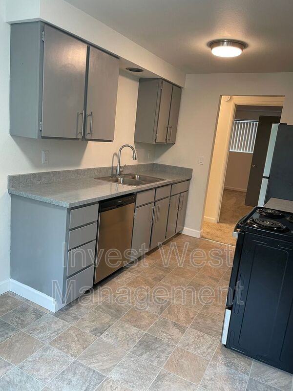 3707 Sunset Way #3 - Photo 3 of 10
