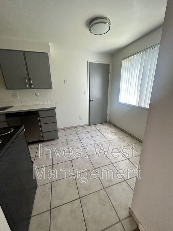 3707 Sunset Way #3 - Photo 4 of 10