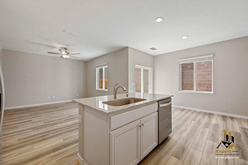 2725 Bedell St - Photo 3 of 15