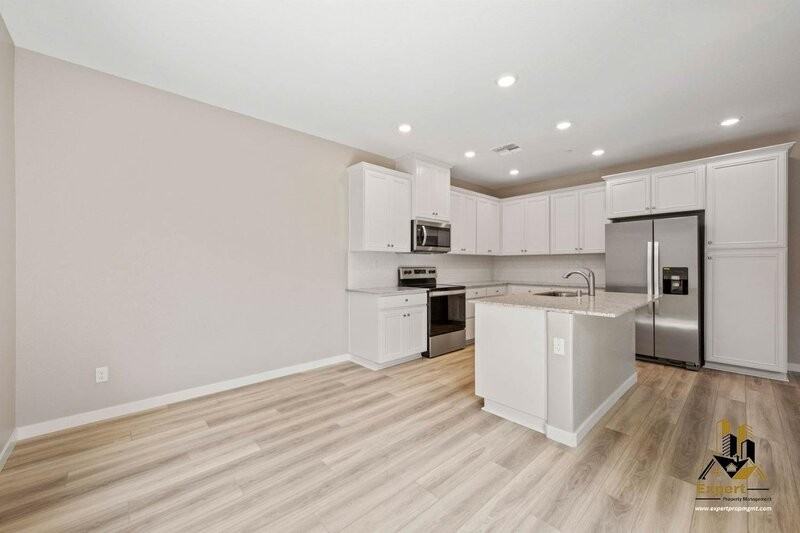 2725 Bedell St - Photo 6 of 15