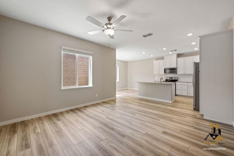 2725 Bedell St - Photo 7 of 15