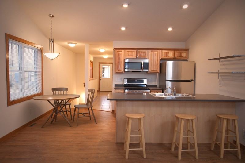 481 Tracey Ln #B - Photo 2 of 8