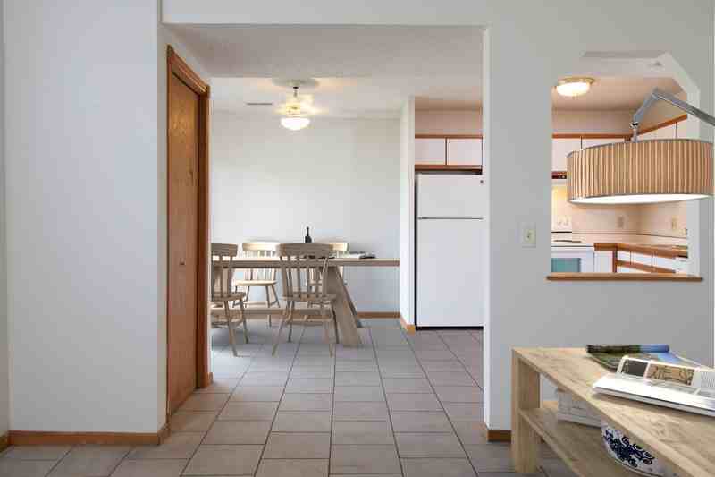 1440 Glenridge Drive - Photo 4 of 8