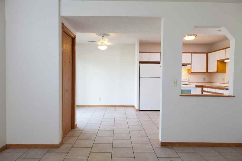 1440 Glenridge Drive - Photo 6 of 8