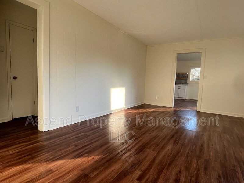 1910 Mcbrien Rd - Photo 4 of 27