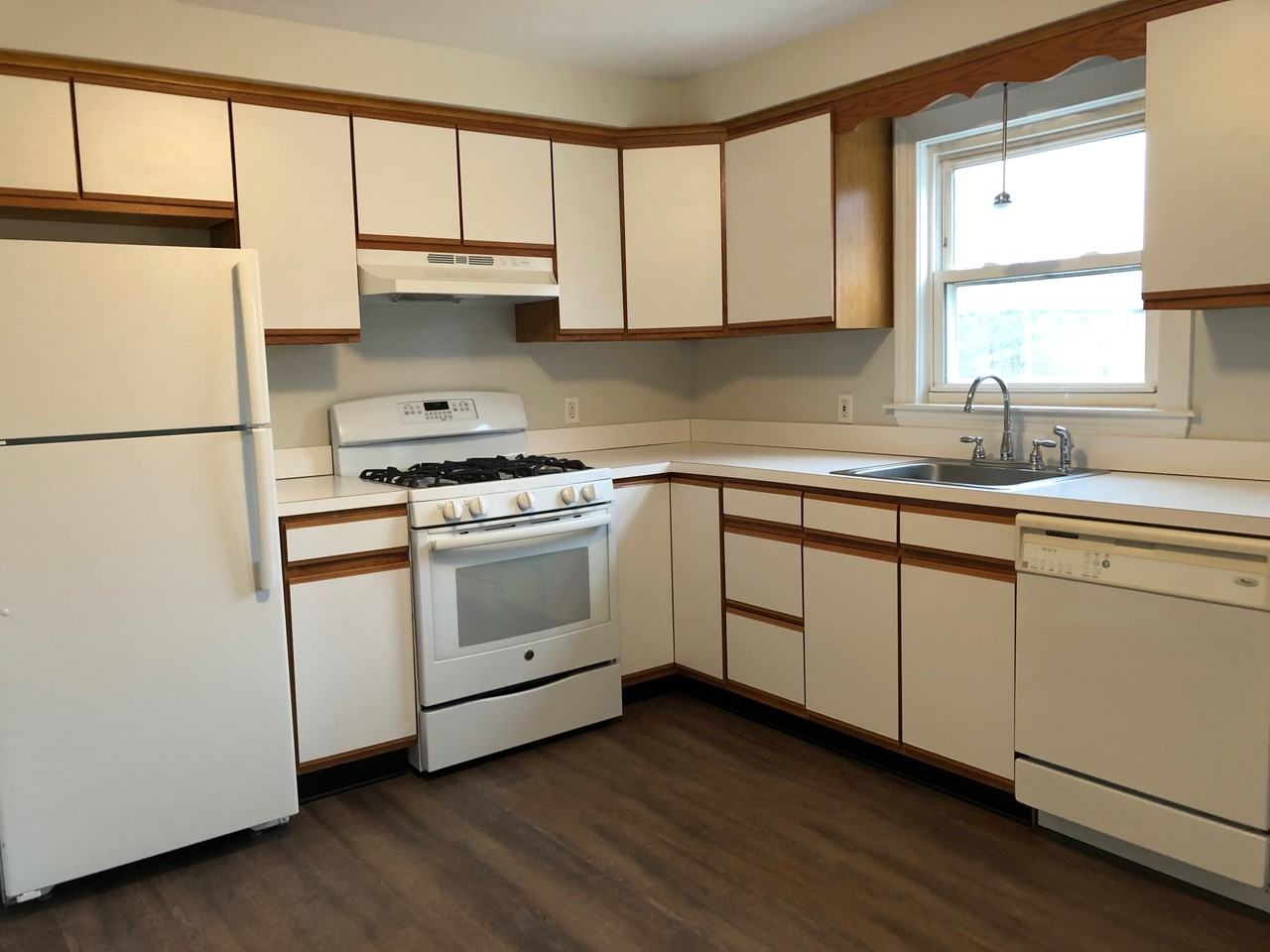 288 Lagrange St - Photo 7 of 15