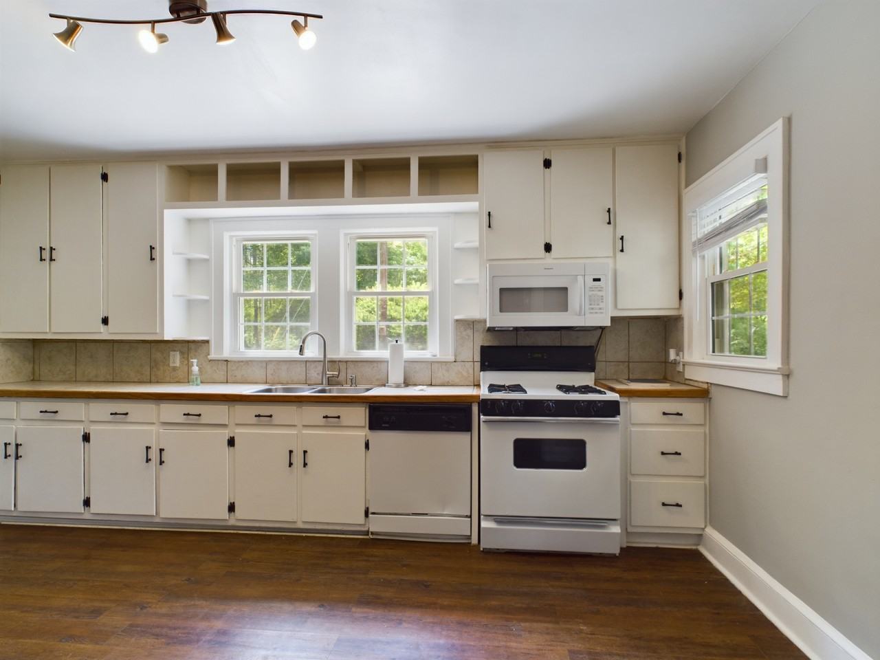 618 Monroe Hwy - Photo 2 of 26