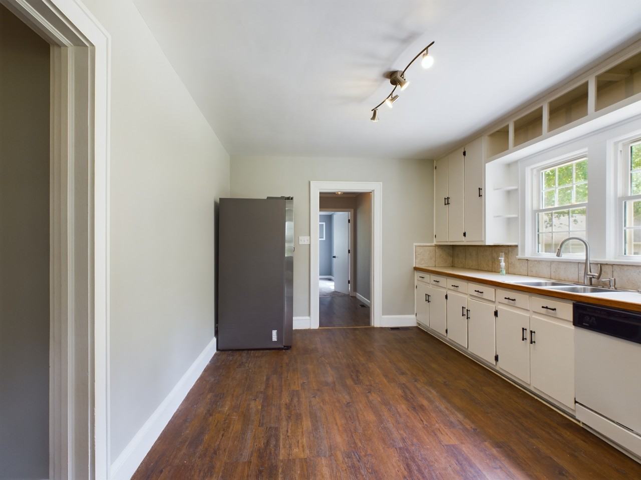 618 Monroe Hwy - Photo 3 of 26