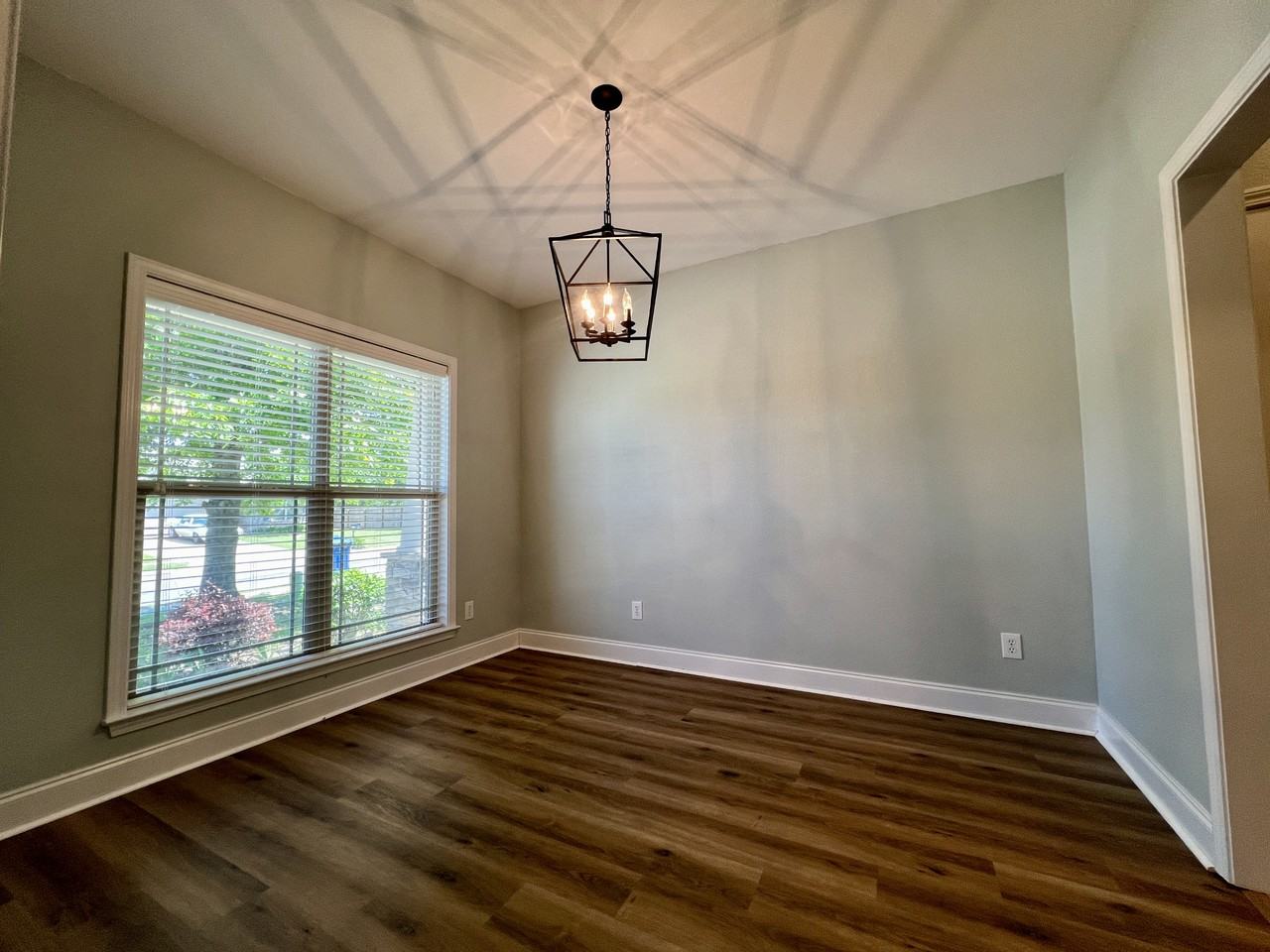 9923 Summer Woods Cir N - Photo 3 of 17