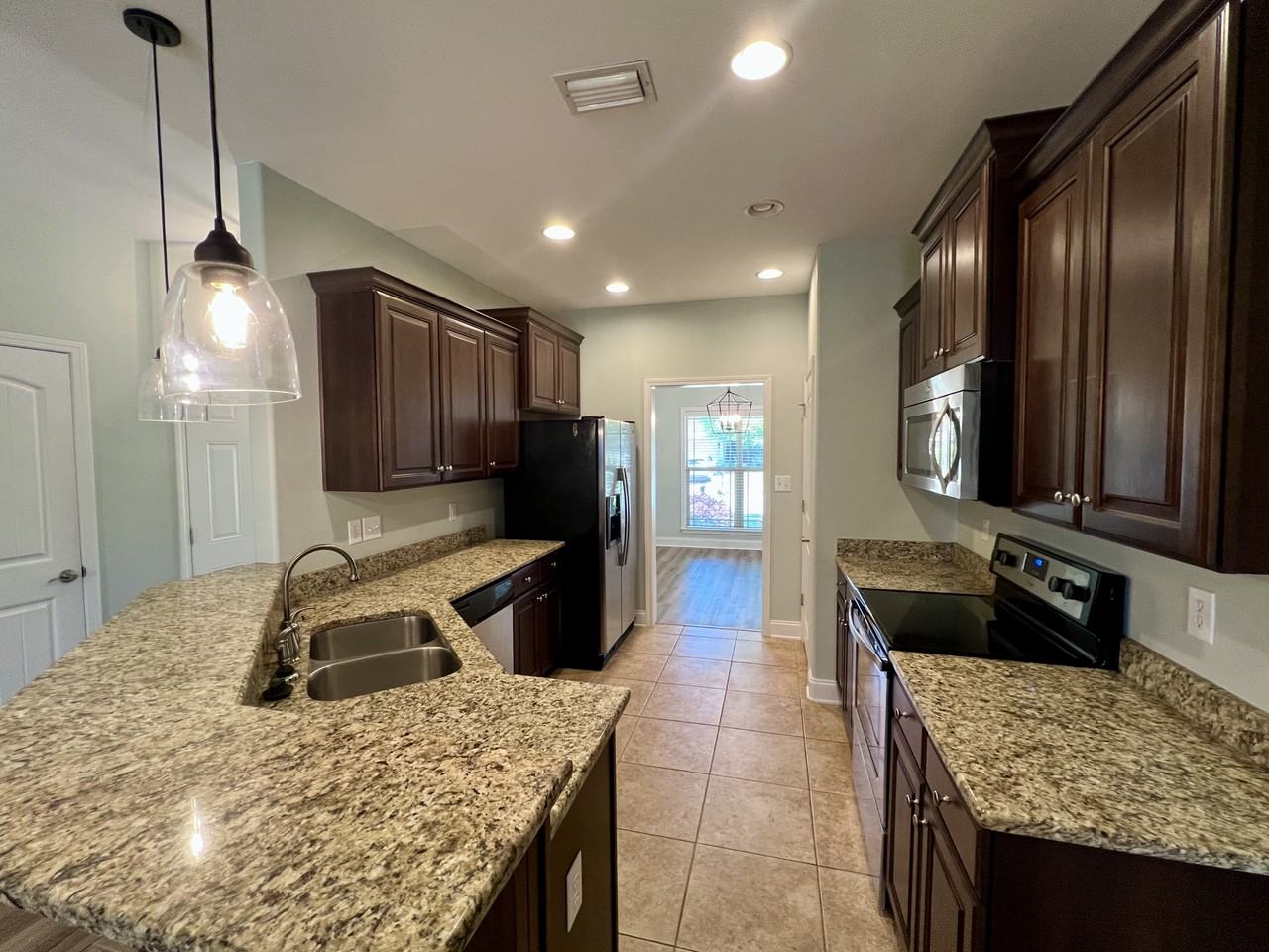9923 Summer Woods Cir N - Photo 3 of 15