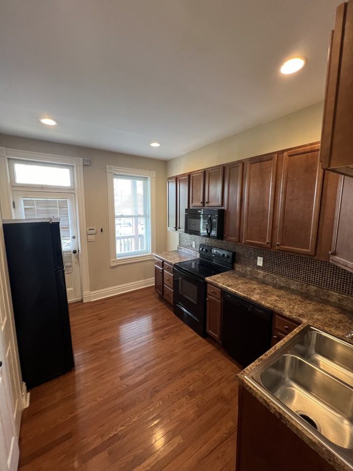 3259 Minnesota Ave - Photo 2 of 7