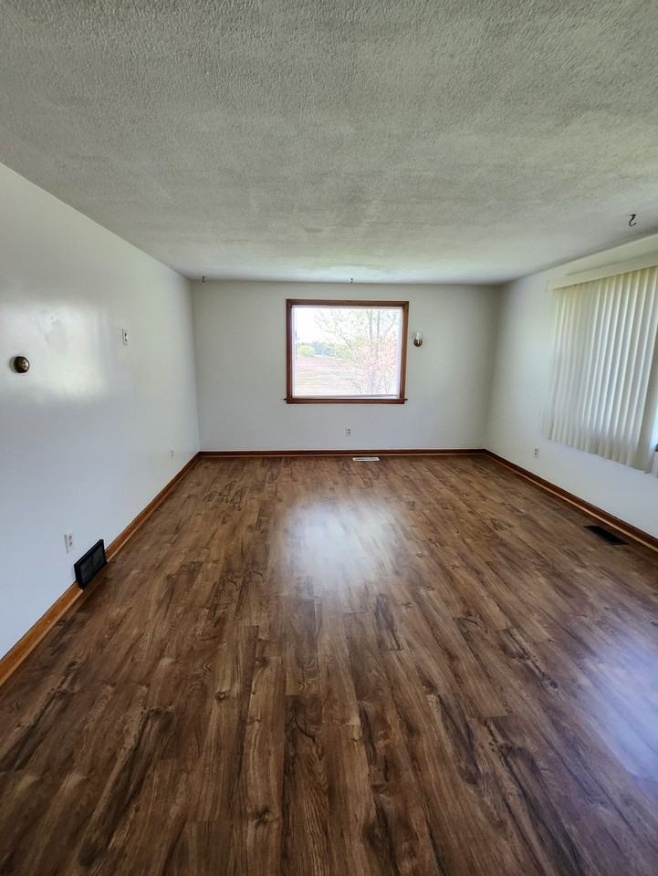 4808 142nd Ave - Photo 2 of 26