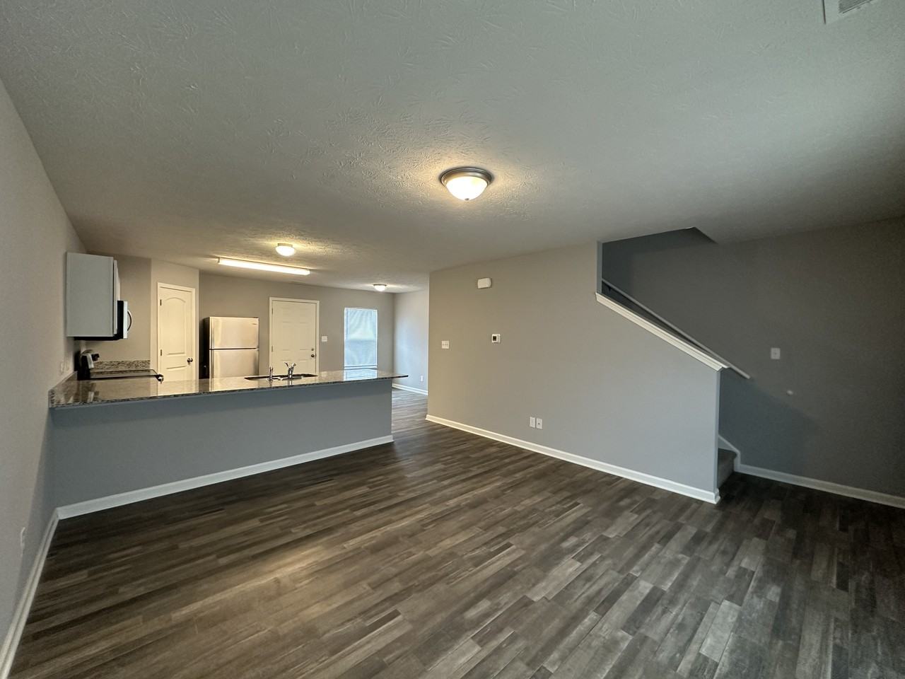 703 Hart Dr - Photo 3 of 31