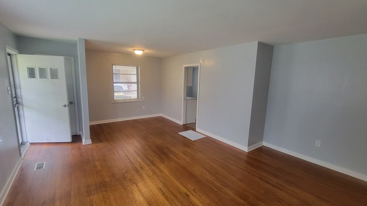 317 W J Ave - Photo 2 of 13