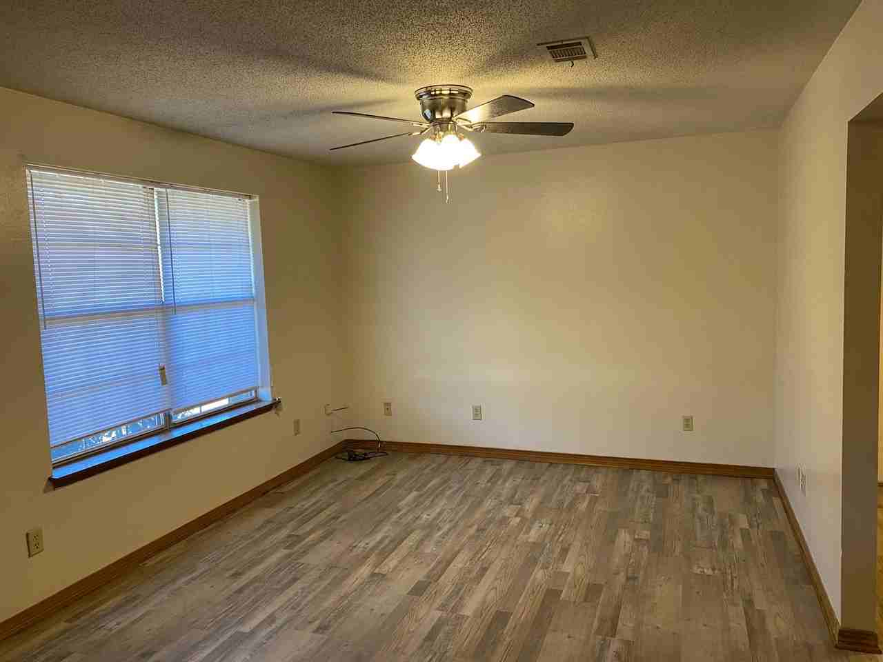 7443 Sandy Creek Dr - Photo 2 of 15