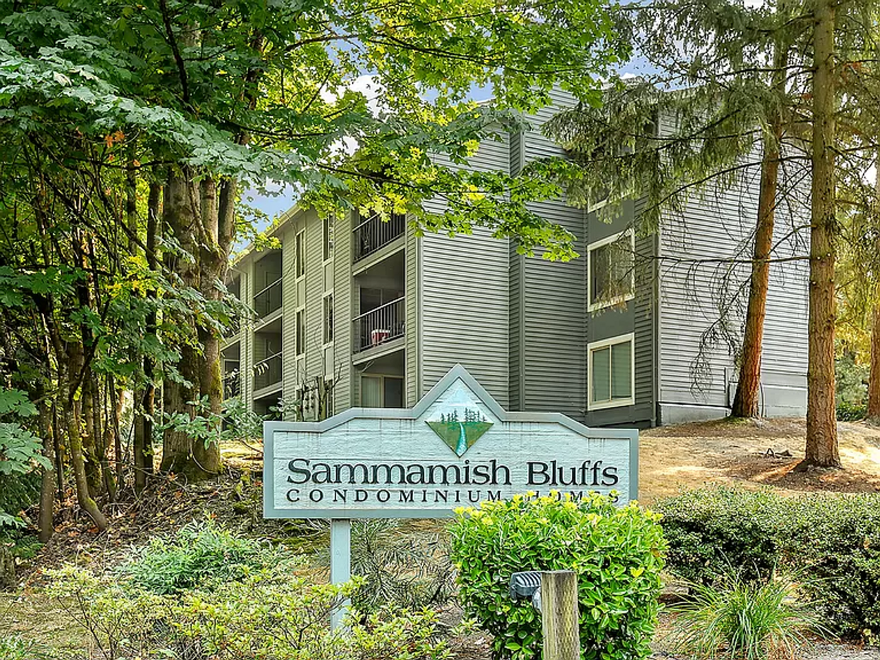 4635 W Lake Sammamish Pkwy Se - Photo 2 of 20