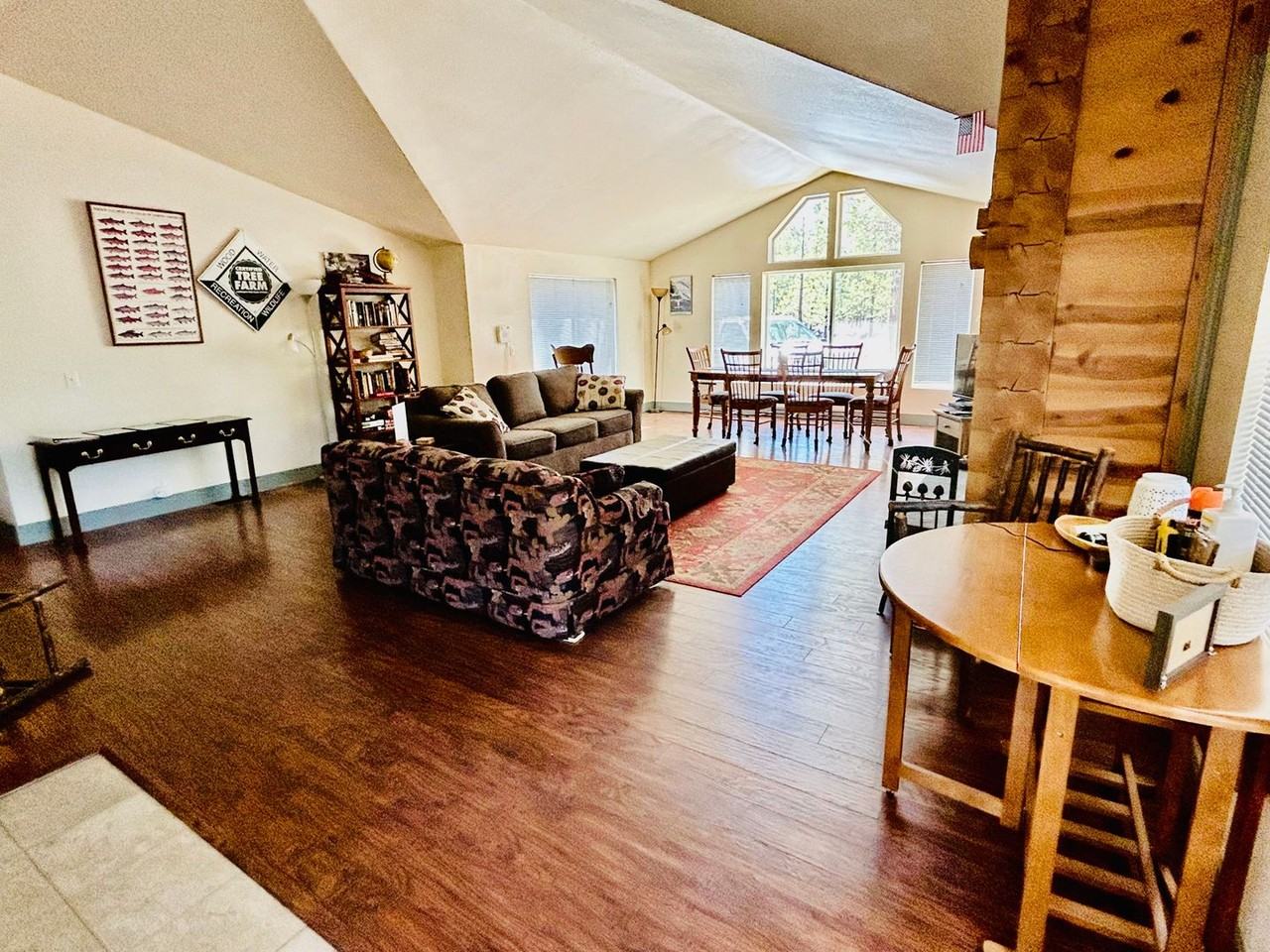 15725 S Century Dr - Photo 3 of 11