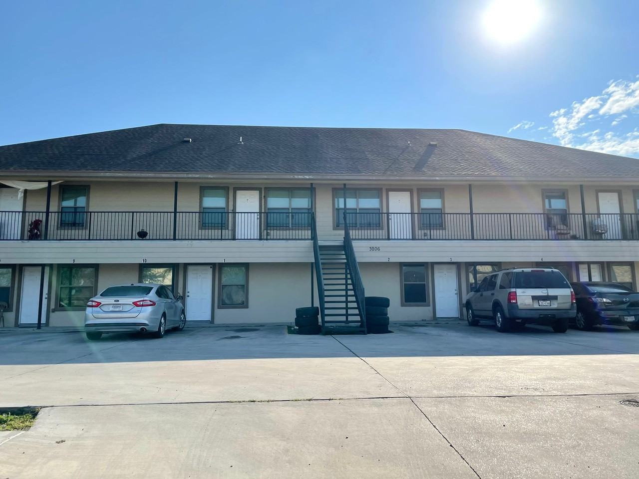 3206 Hill Crest Dr #NA - Photo 7 of 11