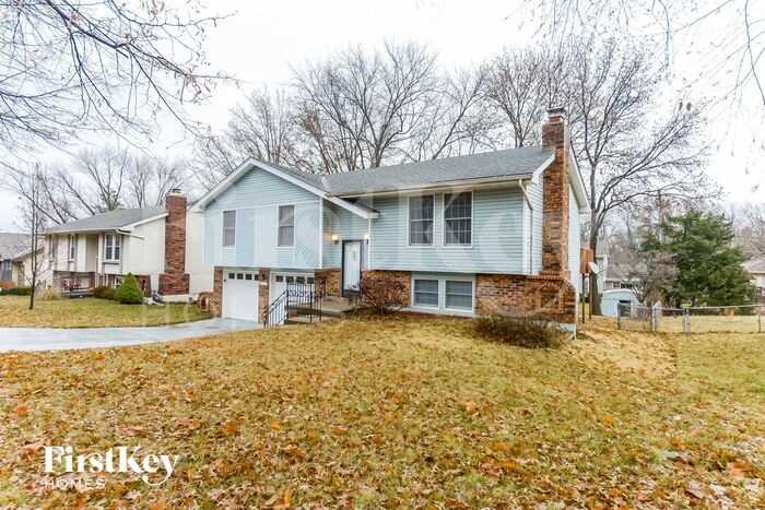 8827 N Walnut St - Photo 2 of 15