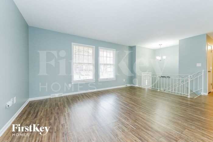 8827 N Walnut St - Photo 3 of 15