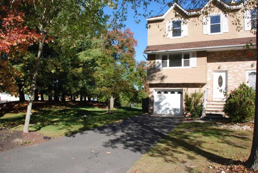 2 Lone Star Ln - Photo 2 of 27