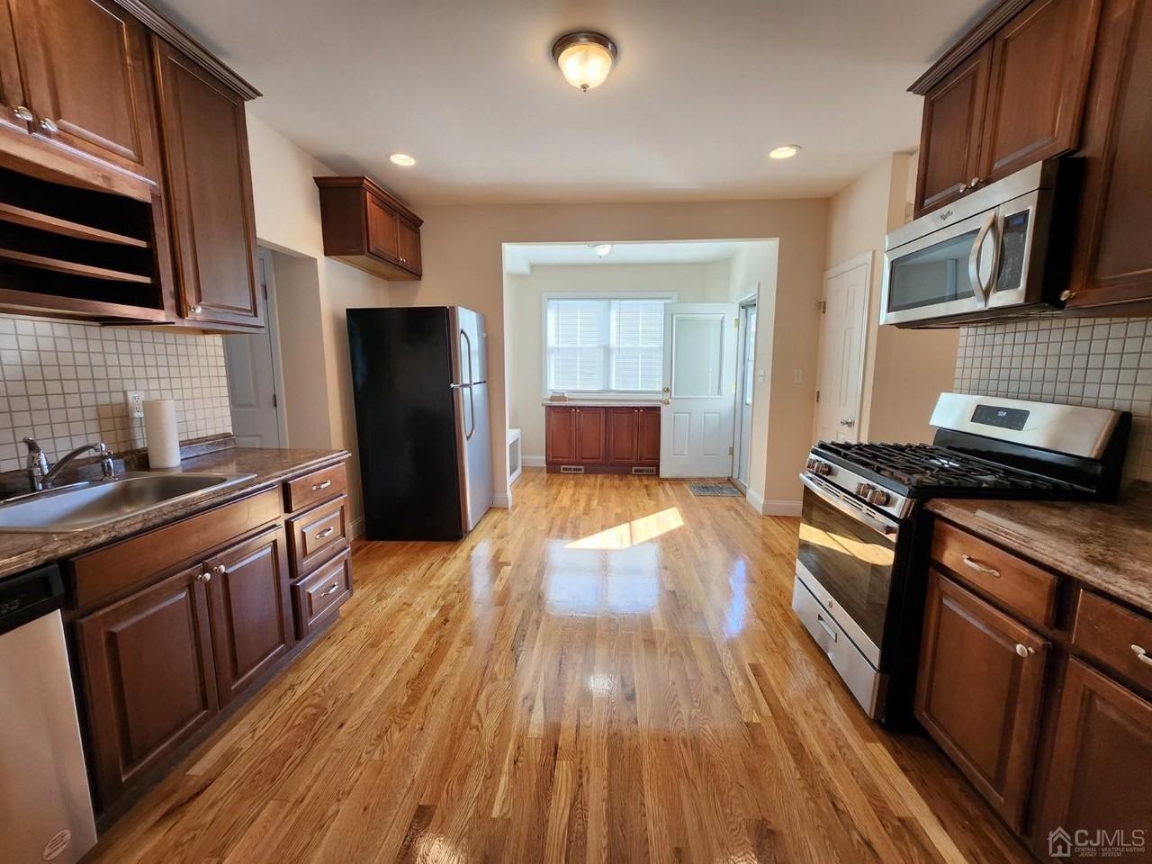 150 George Street - Photo 3 of 8