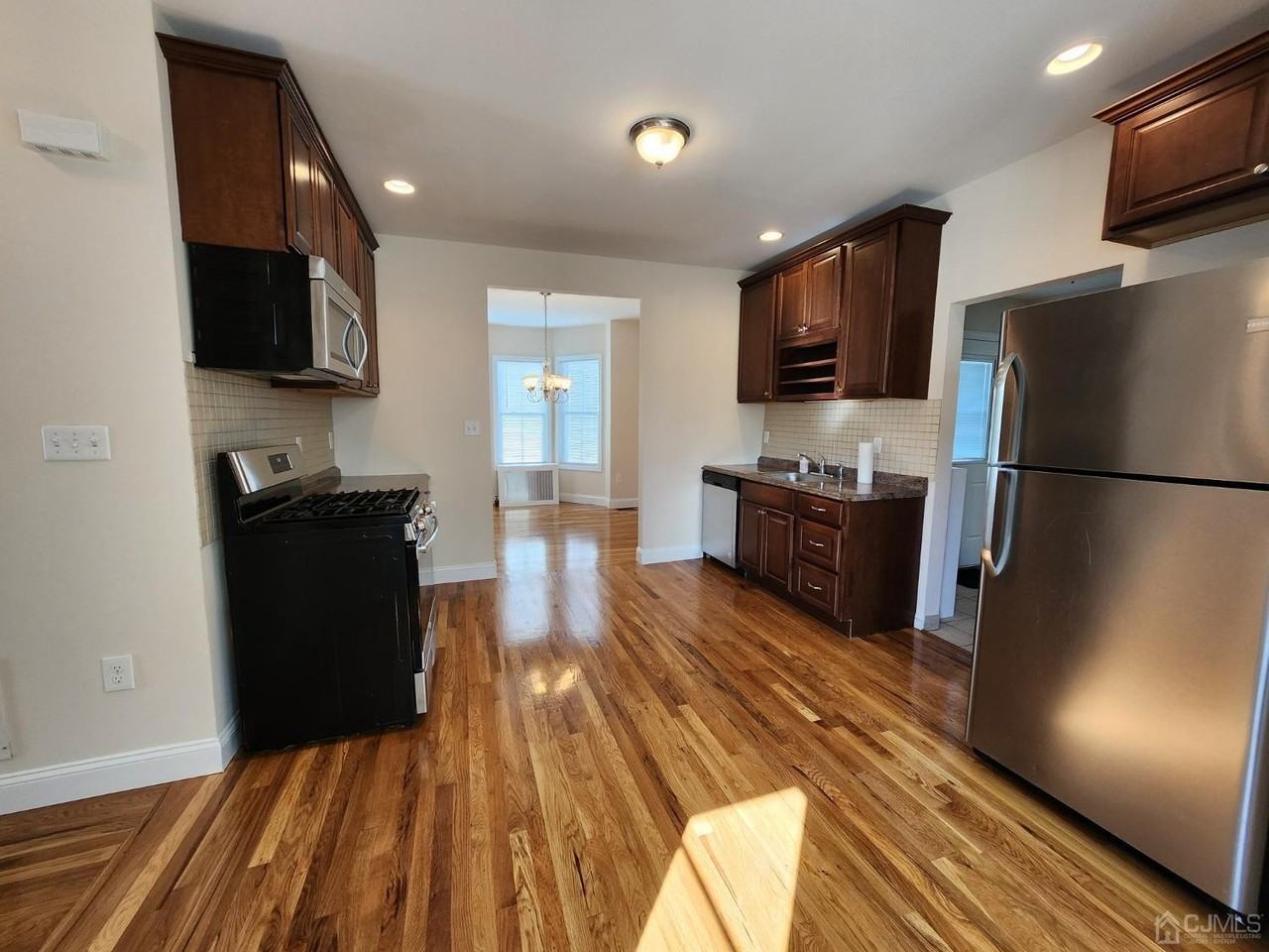 150 George Street - Photo 4 of 8