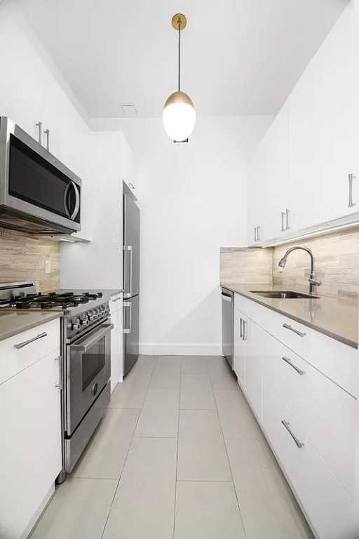 Greenwich St #1G - Photo 4 of 9