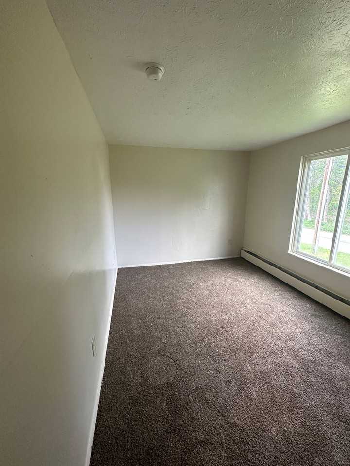 1884 Hillview apartments - Photo 2 of 4