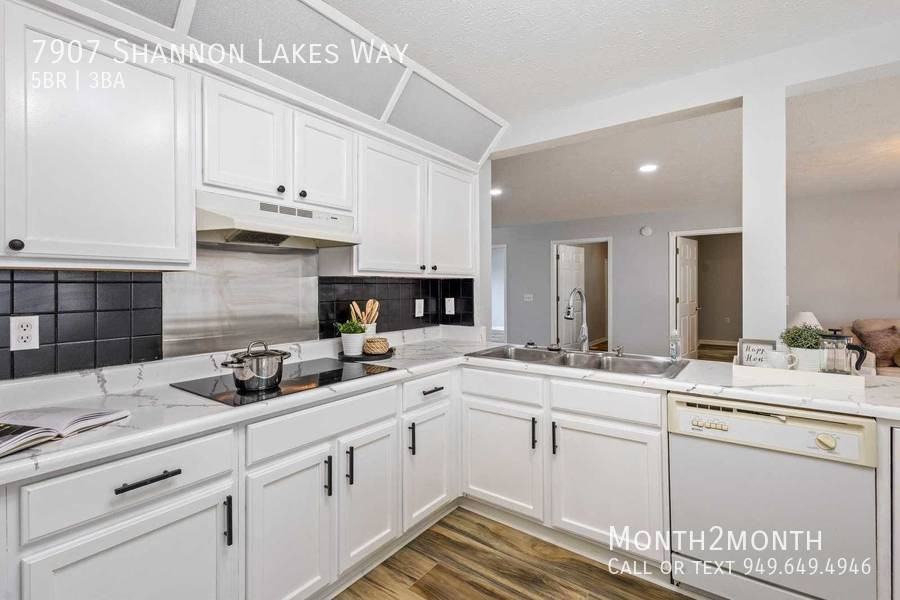 7907 Shannon Lakes Way - Photo 7 of 36