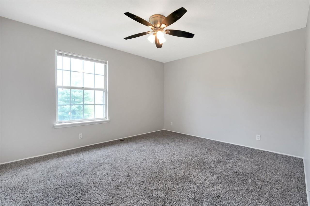 12050 Morningside Dr - Photo 4 of 17