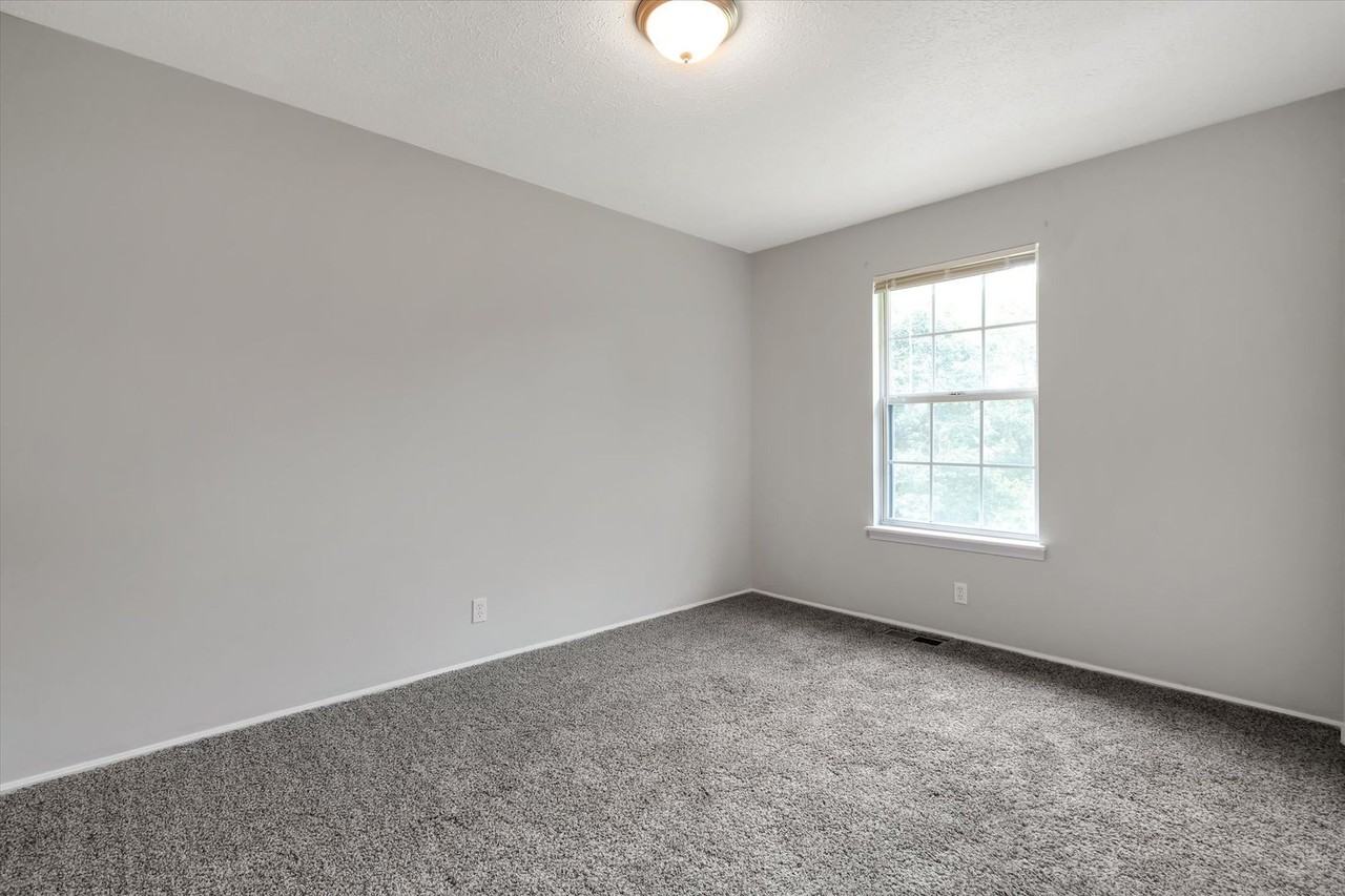 12050 Morningside Dr - Photo 5 of 17
