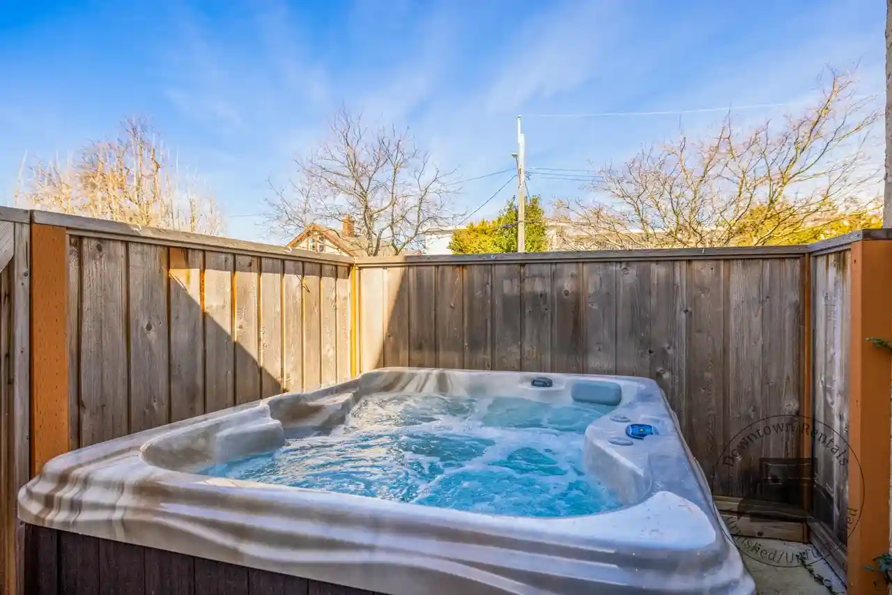 416 Dallas Road - Photo 3 of 18