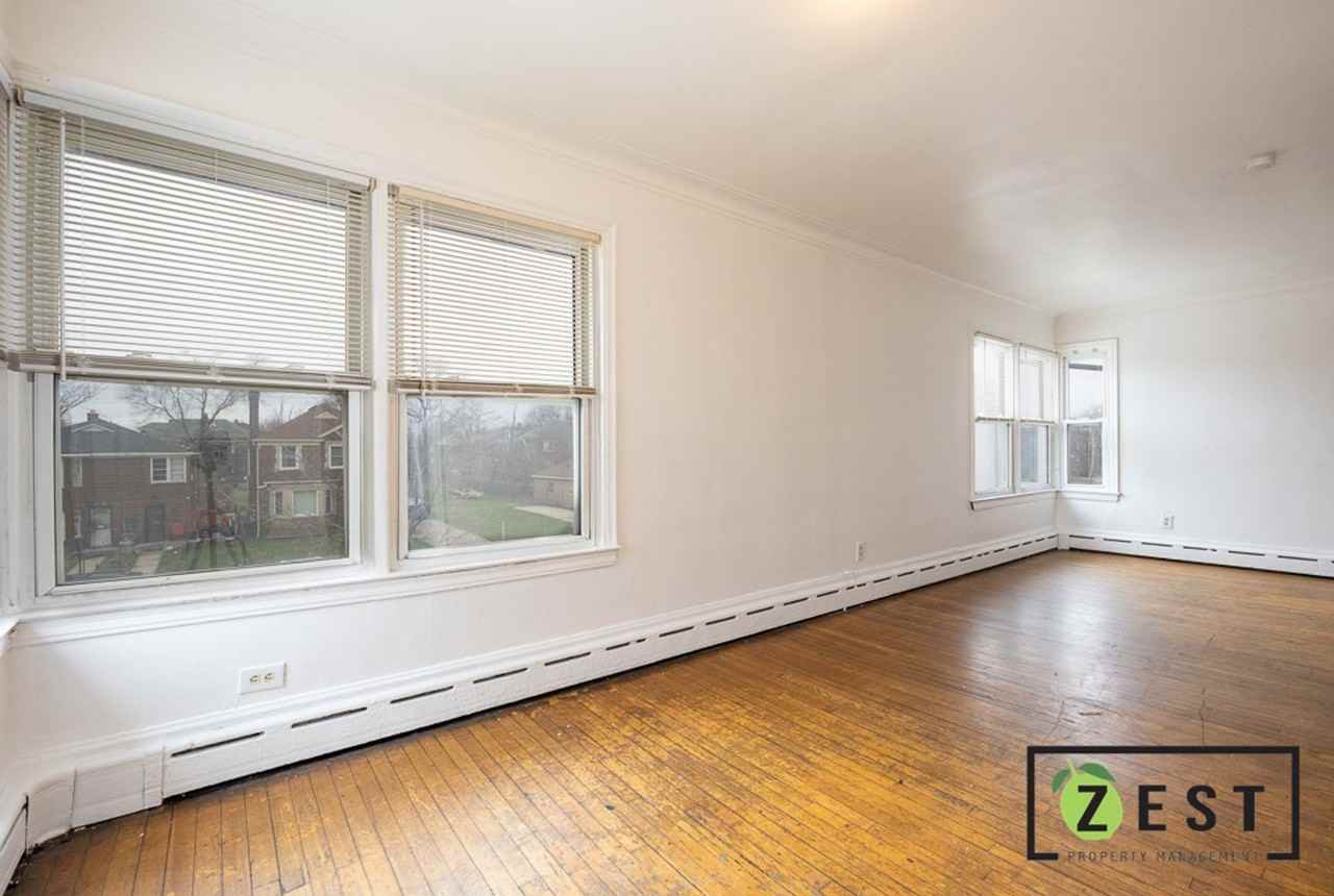 La Salle Apartment Building - Photo 2 of 6