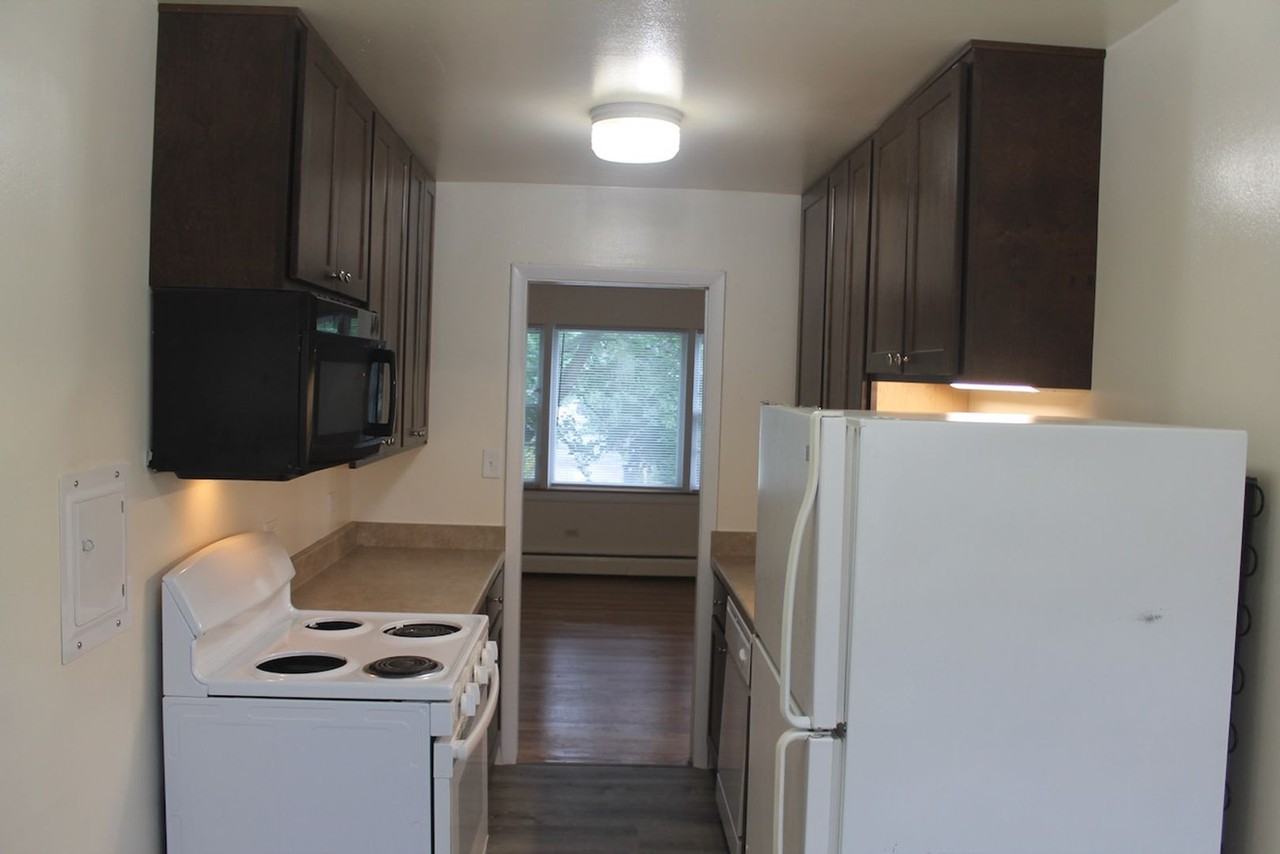 233 - *Oak-Crain Property* - Photo 4 of 9