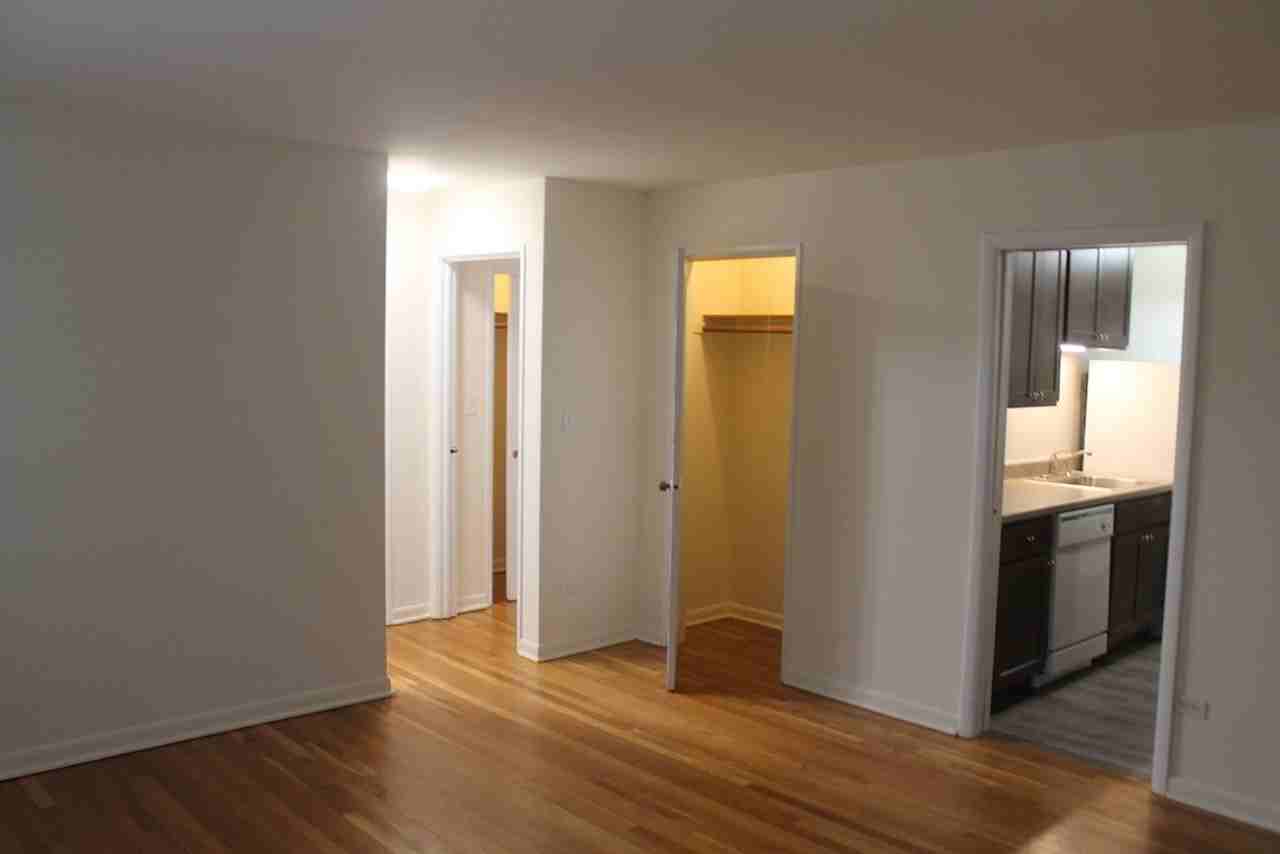 233 - *Oak-Crain Property* - Photo 5 of 9