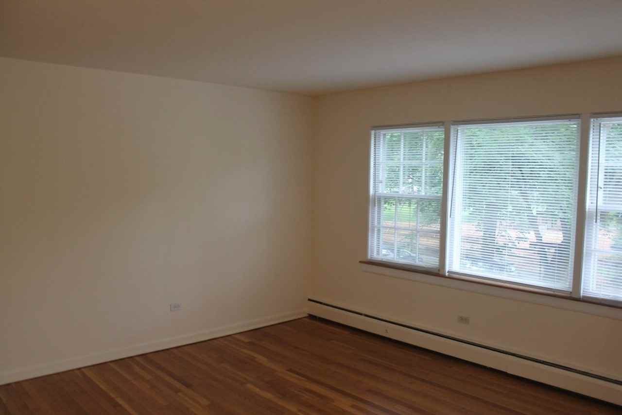 233 - *Oak-Crain Property* - Photo 6 of 9