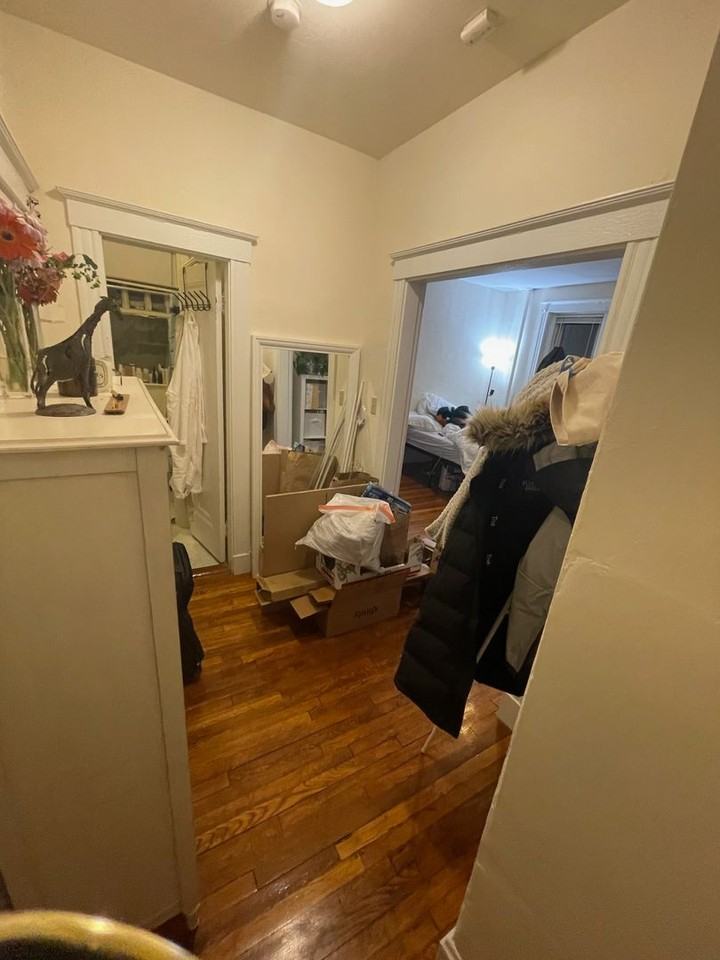 1610- Cambridge Realty, LLC - Photo 6 of 8