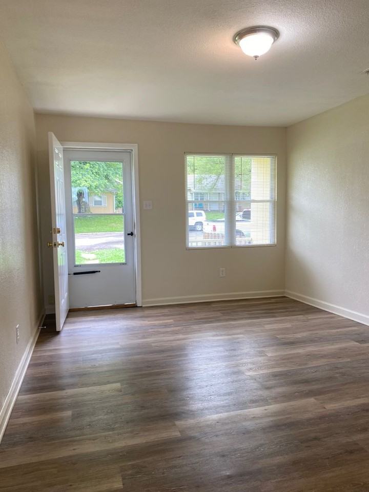 3434 Sw Brendan Ave - Photo 2 of 6