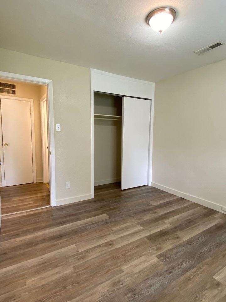 3434 Sw Brendan Ave - Photo 3 of 6