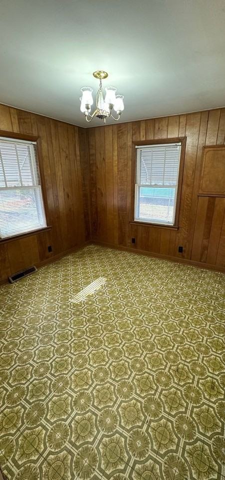 221 Hutchinson St - Photo 6 of 15