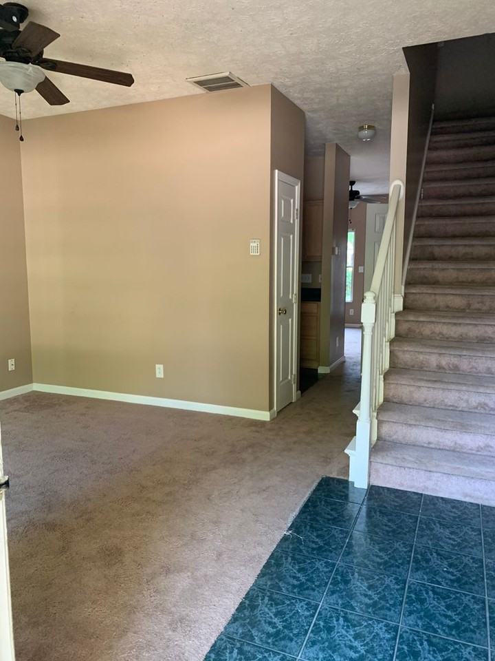 907 907 Claredon #1 - Photo 4 of 20