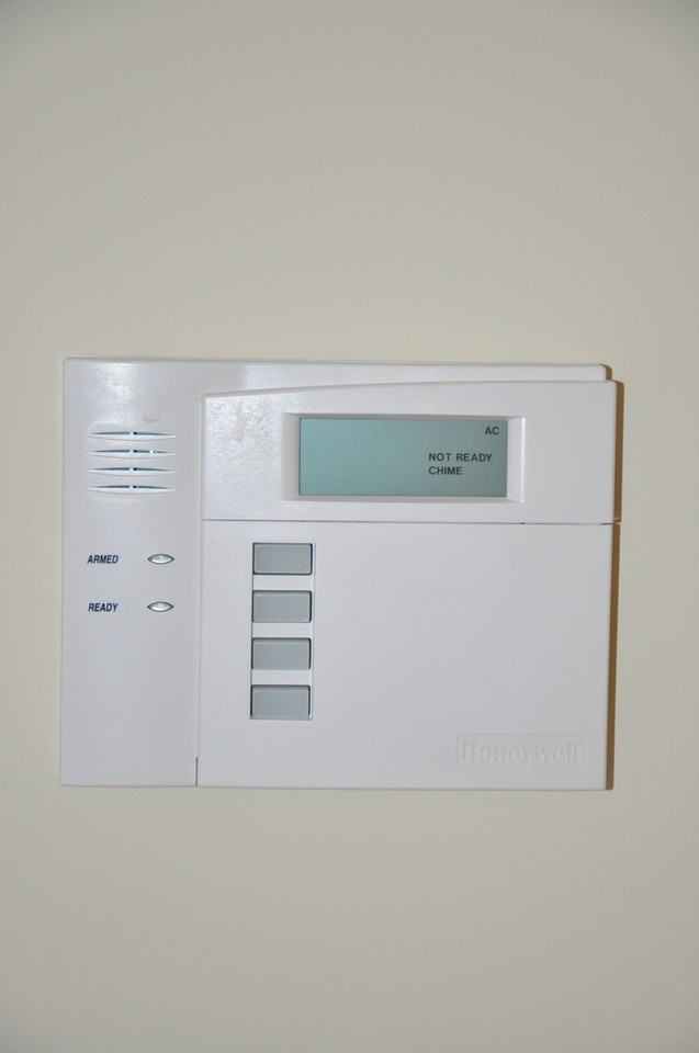 501 Addison Ave - Photo 5 of 9