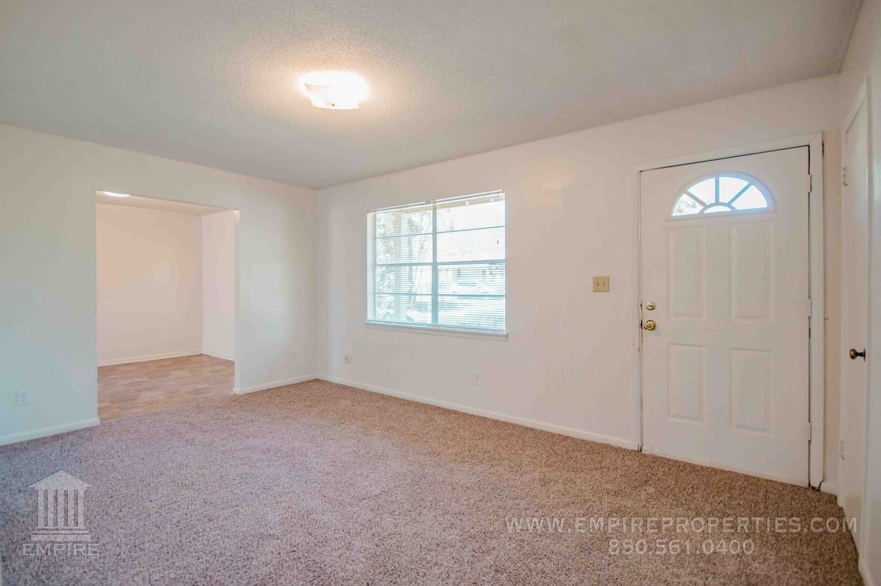 1101 Woodland Dr - Photo 5 of 23