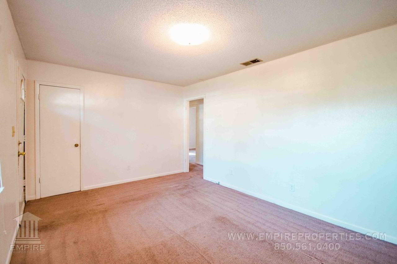 1101 Woodland Dr - Photo 7 of 23