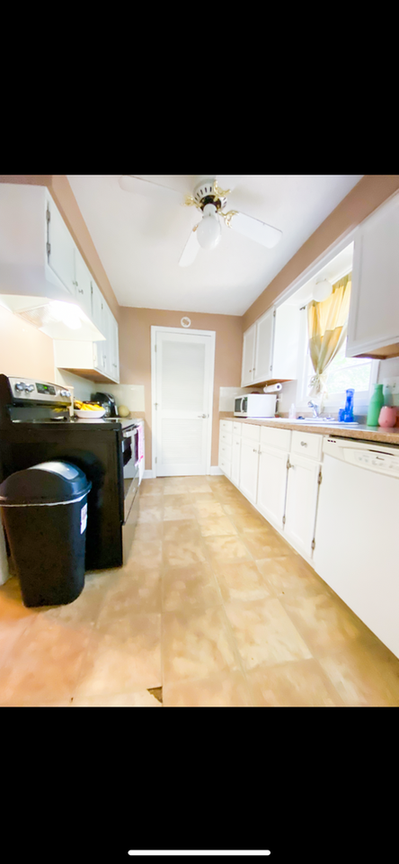 2107 Northview Dr - Photo 3 of 15