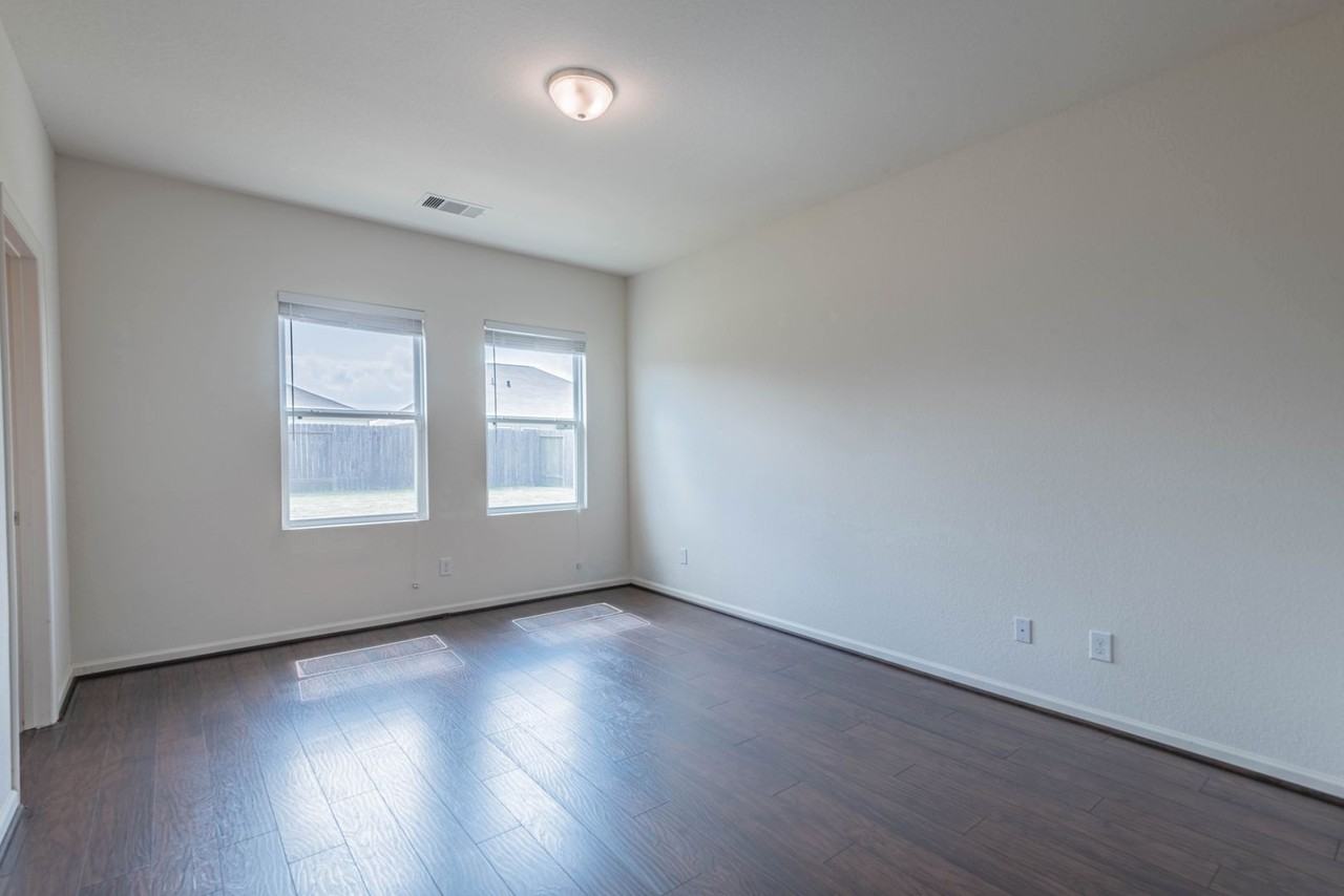 1012 Blue Beech Ln - Photo 6 of 17
