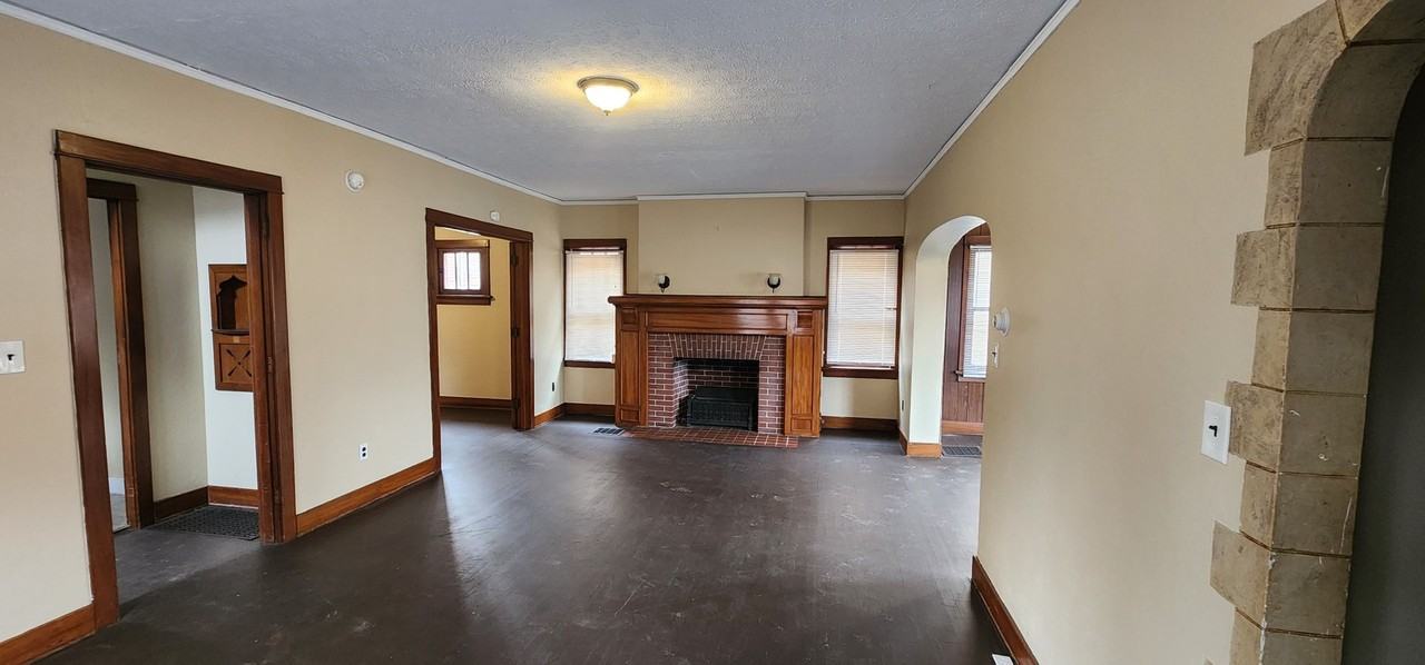 416 Delaware Ave - Photo 2 of 8