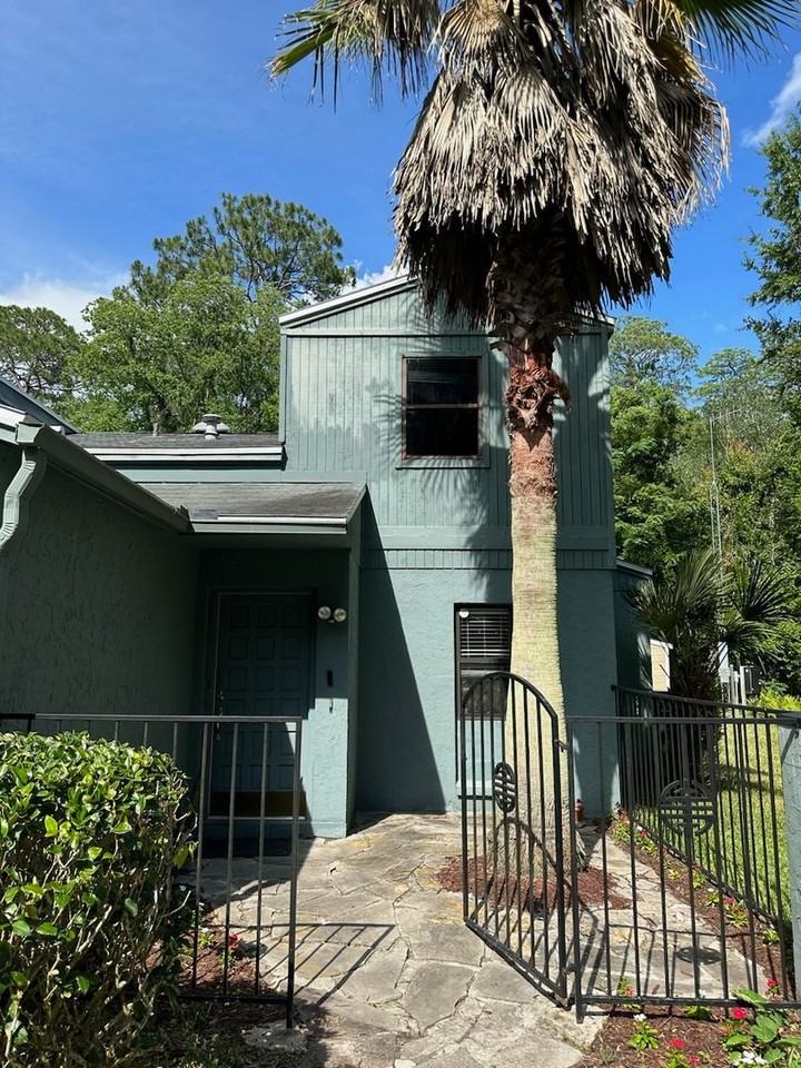 4023 Ne 17th Ter - Photo 2 of 14